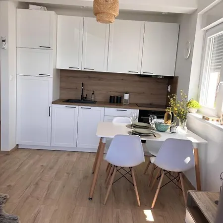 Apartmani Ora Komarna Exterior photo