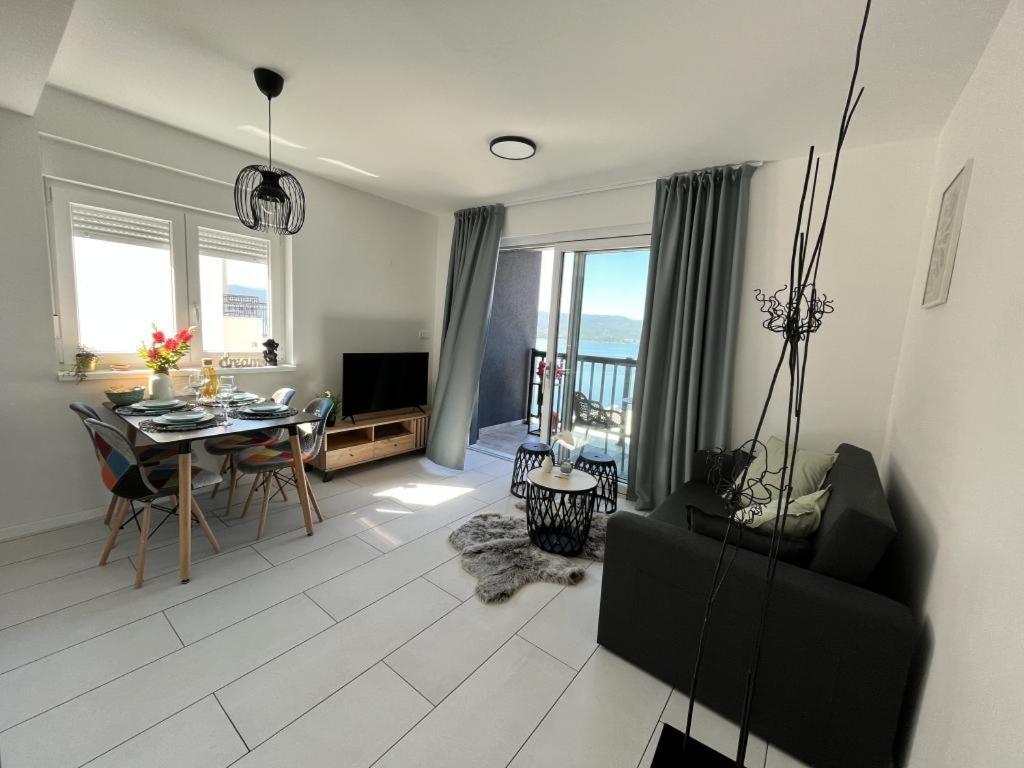 Ora Apartment Komarna