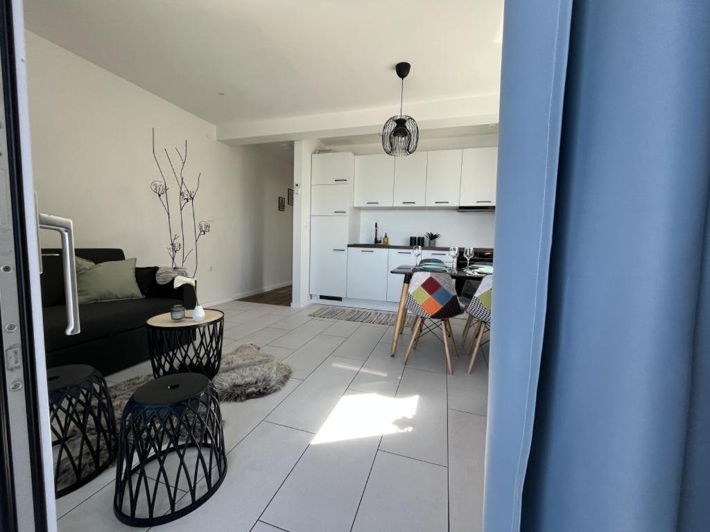 Ora Apartment *